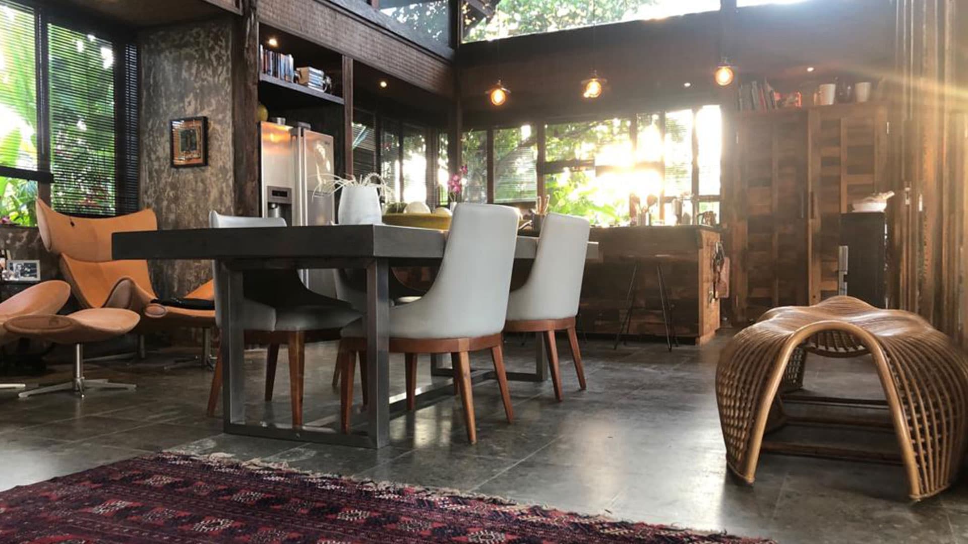 Penjiwaan Community. The Mothership House. Rentable at Airbnb